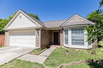 6651 Rambling Trail Dr in San Antonio, TX - Foto de edificio - Building Photo