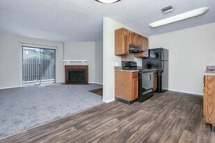 Brookwood Apartments in Wichita, KS - Building Photo