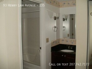 93 Henry Law Ave in Dover, NH - Building Photo - Building Photo