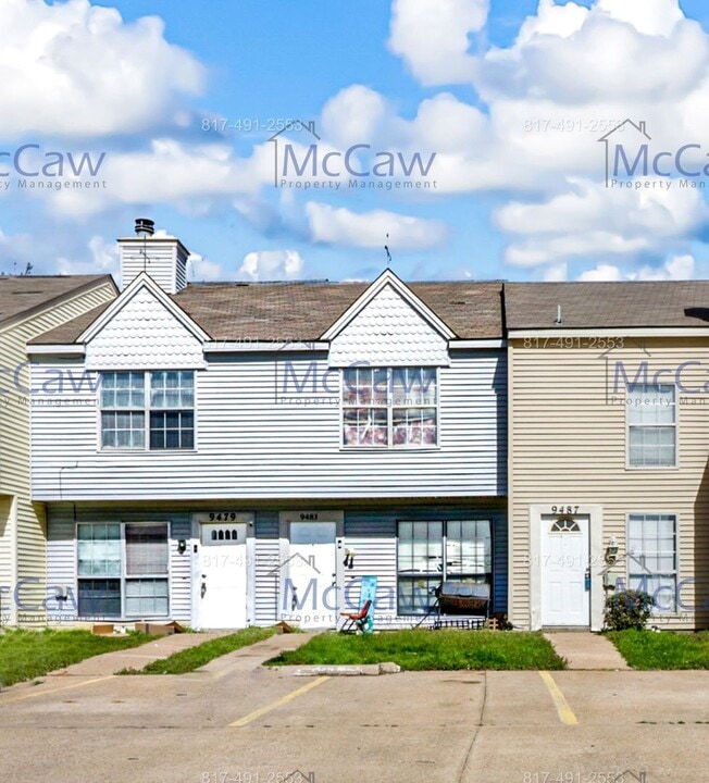 9479 Olde Towne Row in Dallas, TX - Building Photo