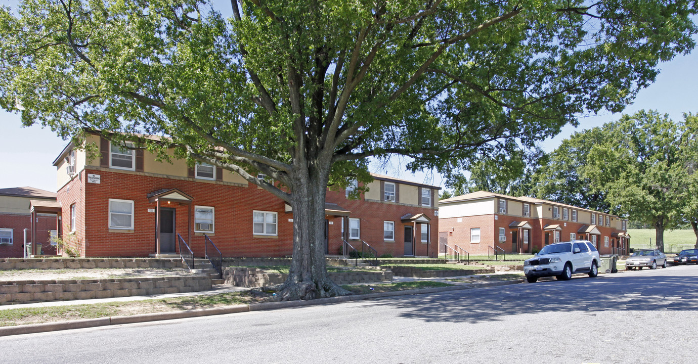 Hillside Court Apartments in Richmond, VA - Building Photo