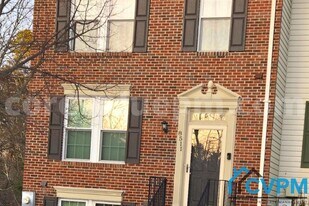 8511 Pine Meadows Dr in Odenton, MD - Building Photo