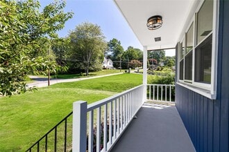 125 Whittier Dr in Thornwood, NY - Building Photo - Building Photo