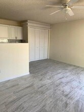 639 Executive Center Dr in West Palm Beach, FL - Building Photo - Building Photo