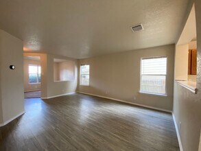 4938 Corian Springs Dr in San Antonio, TX - Building Photo - Building Photo