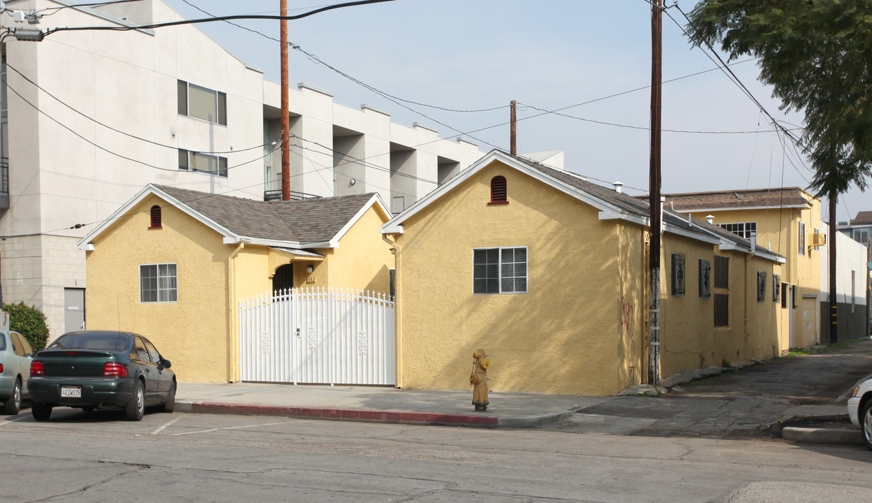 326 Olive Ave in Long Beach, CA - Building Photo