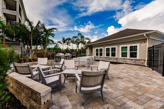 Vantage Apartments in Cape Coral, FL - Building Photo - Building Photo