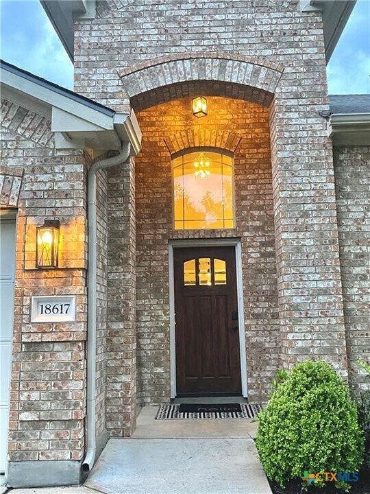 18617 Silent Water Way in Pflugerville, TX - Building Photo
