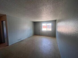 423 Dallas St SE in Albuquerque, NM - Building Photo