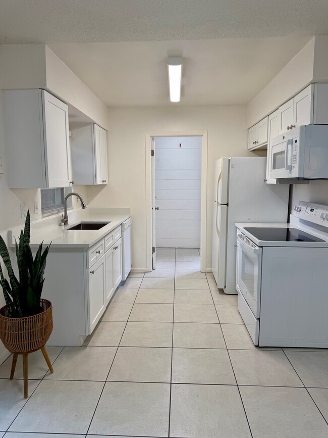 property at 914 La Salle Ave