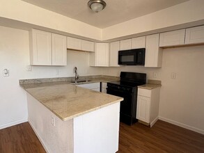 5880 S Del Moral Blvd in Tucson, AZ - Foto de edificio - Building Photo