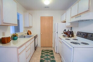 Mallard Glen in Amelia, OH - Building Photo