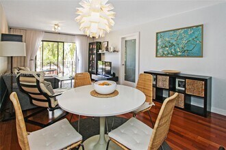 1250 Lincoln Rd in Miami Beach, FL - Foto de edificio - Building Photo