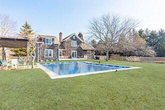541 Manor Ln in Riverhead, NY - Building Photo - Building Photo
