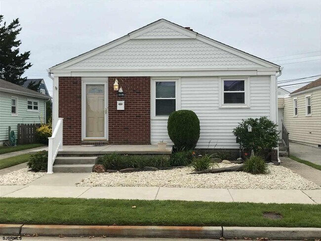 property at 216 N Sumner Ave