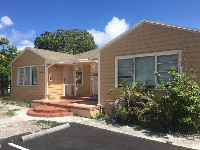 1928 Mckinley St in Hollywood, FL - Building Photo - Primary Photo