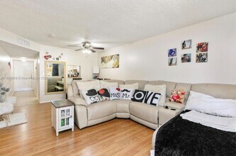 8060 S Colony Cir in Tamarac, FL - Foto de edificio - Building Photo
