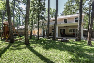 24 Edgewood Forest Ct in The Woodlands, TX - Building Photo - Building Photo