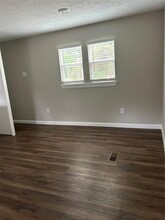 29902 Kingbird Dr in Tomball, TX - Foto de edificio - Building Photo