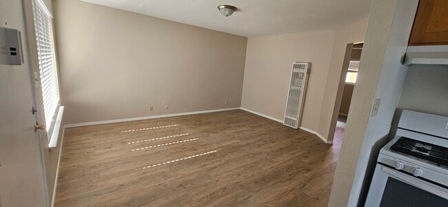 2925 Dohr St in Berkeley, CA - Building Photo - Building Photo