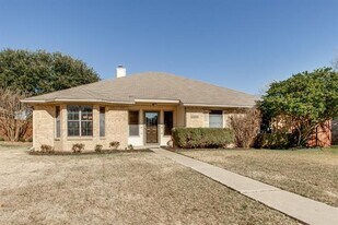 1305 Chicota Dr in Plano, TX - Building Photo
