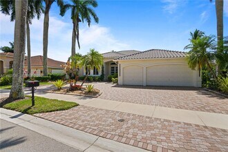 2569 Eagle Run Ln in Weston, FL - Building Photo - Building Photo