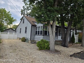 40 Red Wing Ave in Brick, NJ - Building Photo - Building Photo