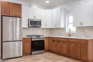 823 S 17th St in Newark, NJ - Building Photo