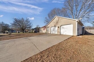 316 Buffalo Creek Dr in Toney, AL - Building Photo - Building Photo