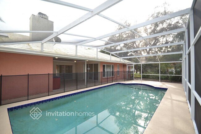 4227 Dryden Cir in Sarasota, FL - Building Photo - Building Photo