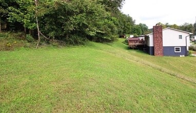 205 Libby Ln in Charleston, WV - Building Photo - Building Photo