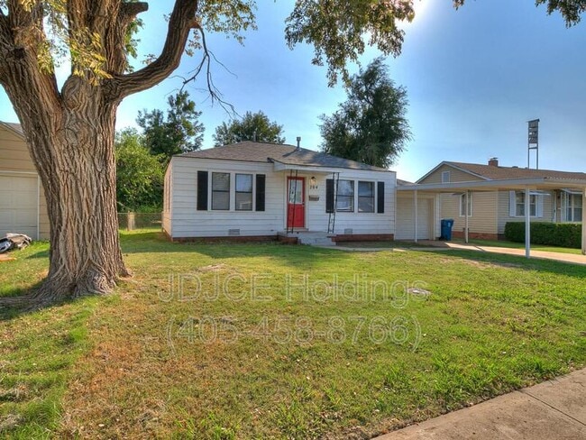 204 E Douglas Dr in Midwest City, OK - Building Photo - Building Photo