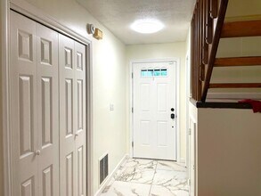 12 Sunstone Dr in Poughkeepsie, NY - Building Photo - Building Photo