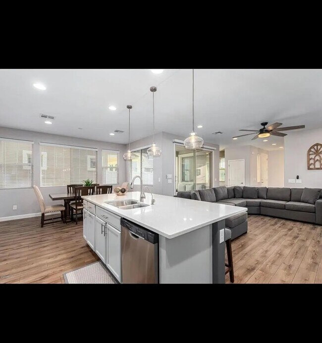 2264 S Henry Ln in Gilbert, AZ - Building Photo - Building Photo