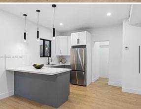 1720 SW 73rd Ave in Miami, FL - Building Photo - Building Photo