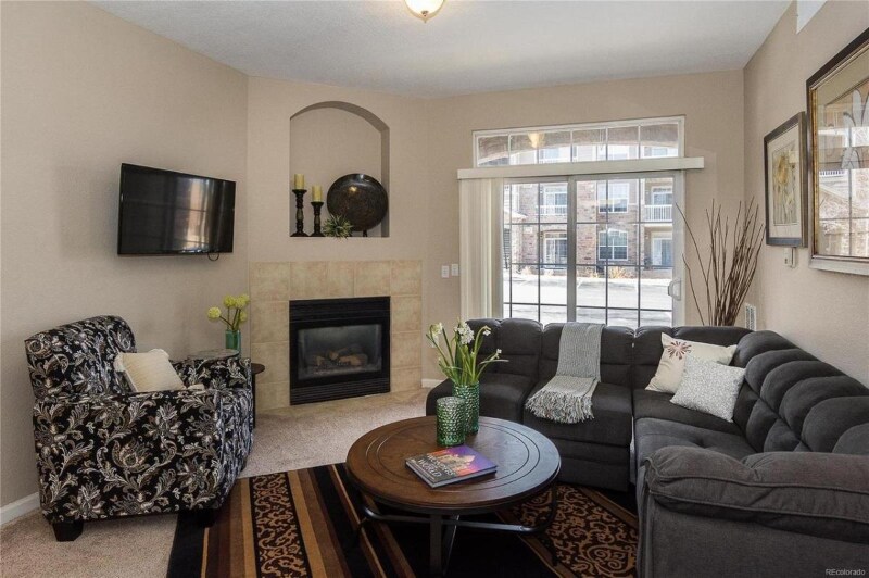 7440 S Blackhawk St in Englewood, CO - Building Photo