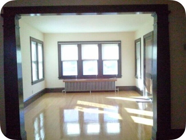 3615 18th Ave S, Unit 4 in Minneapolis, MN - Foto de edificio - Building Photo