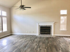 2271 E Jon Dr in Fresno, CA - Building Photo - Building Photo