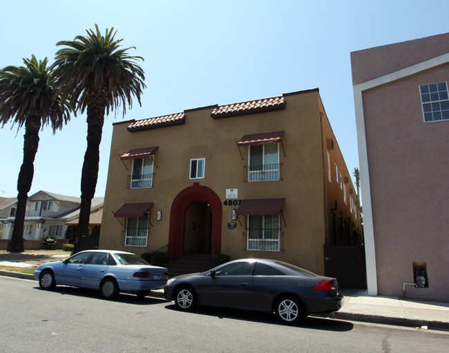 Two Worlds Apartments in Los Angeles, CA - Building Photo - Building Photo