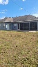 1211 SW Wellington Ave in Port St. Lucie, FL - Foto de edificio - Building Photo