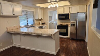 5695 Arrowhead Dr in Rocklin, CA - Building Photo - Building Photo