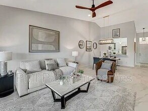 225 Cypress Point Dr in Palm Beach Gardens, FL - Building Photo - Building Photo