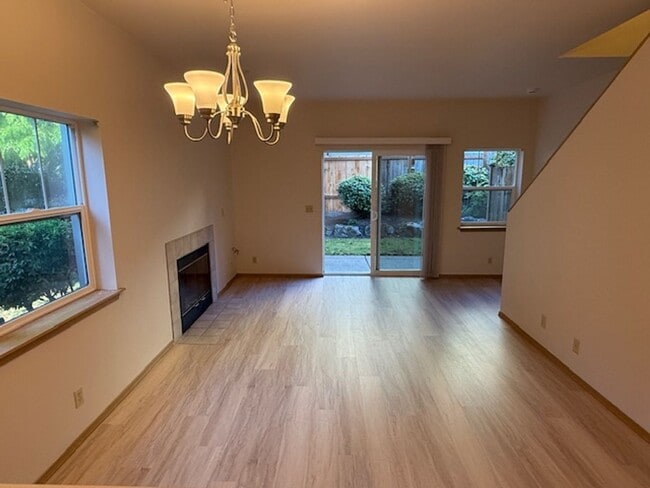 9933 NE 134th Ct in Kirkland, WA - Building Photo - Building Photo