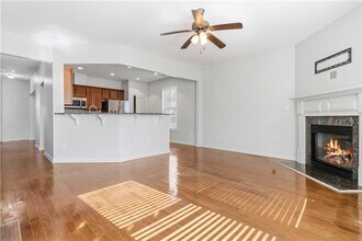 5675 Falls Landing Dr in Cumming, GA - Building Photo - Building Photo