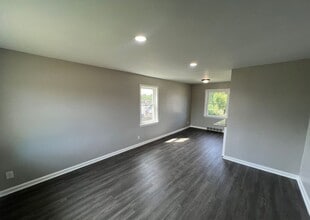 730 S Leonard St in Liberty, MO - Building Photo - Building Photo