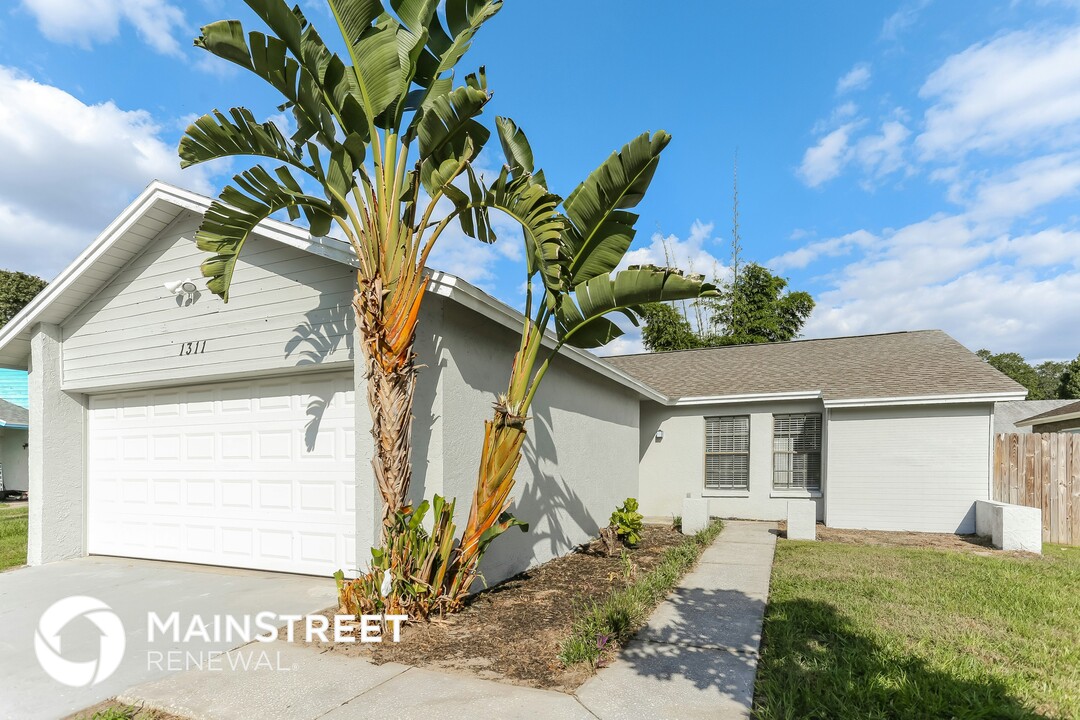 1311 Keel Pl in Valrico, FL - Foto de edificio