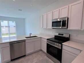 2494 Skyline Lp in Kissimmee, FL - Building Photo - Building Photo