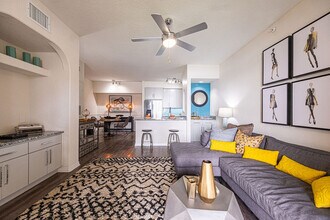 Cortland Portofino Place in West Palm Beach, FL - Building Photo - Building Photo
