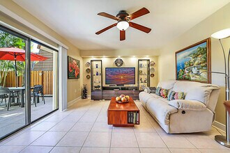 3071 30th Ct in Jupiter, FL - Foto de edificio - Building Photo