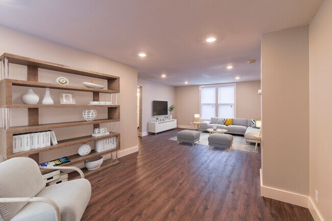 2727 Hennepin Ave in Minneapolis, MN - Building Photo - Building Photo